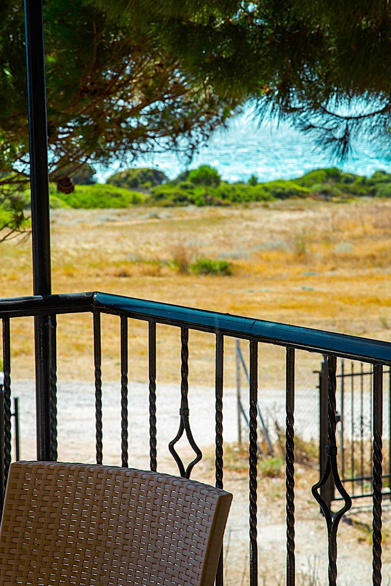 Romanos Beach Villas Extérieur photo