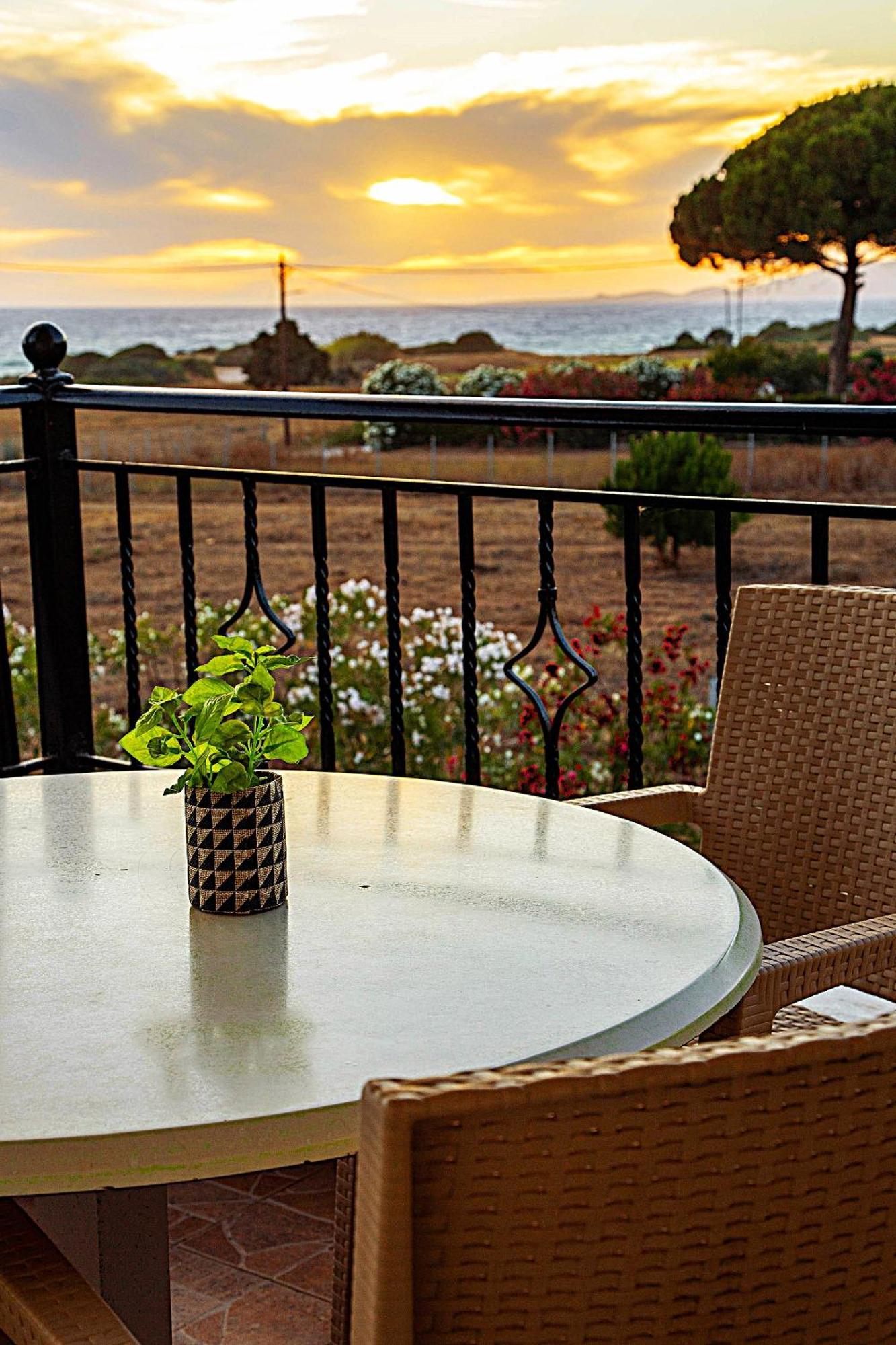 Romanos Beach Villas Extérieur photo